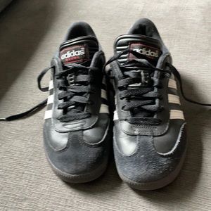 Adidas Sambas size 4